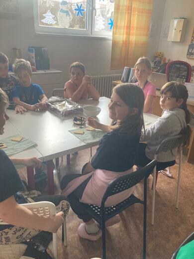 7d59fcbd-018e-4696-9a45-796a3140f482.jfif