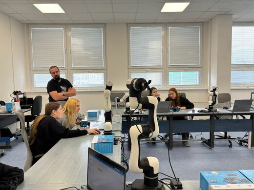 bfae9e8b-d69c-4ee0-bf0d-176ca9a5730b.jfif