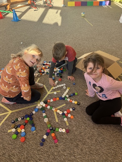 CA - vločka z PET víček 2.jpg