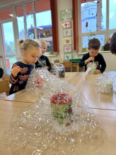 Dechové cvičení - foukání bublin 2.jpg