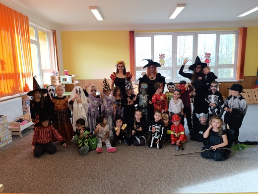 Halloweenská strašidýlky.jpg