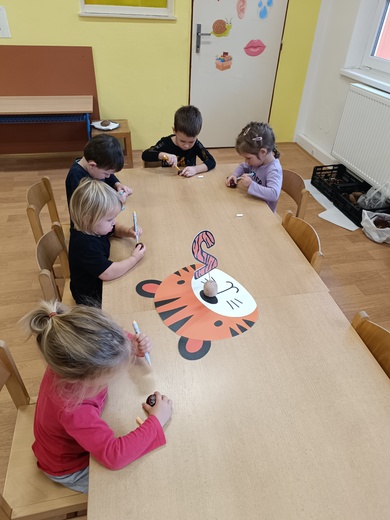 Kreslíme na kaštany.jpg