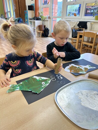 Pracovní a výtvarná činnost - kapříci 2.jpg