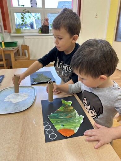 Pracovní a výtvarná činnost - kapříci.jpg