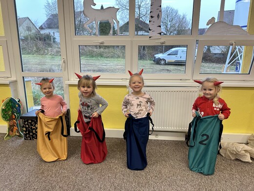 Skákání v pytli.jpg