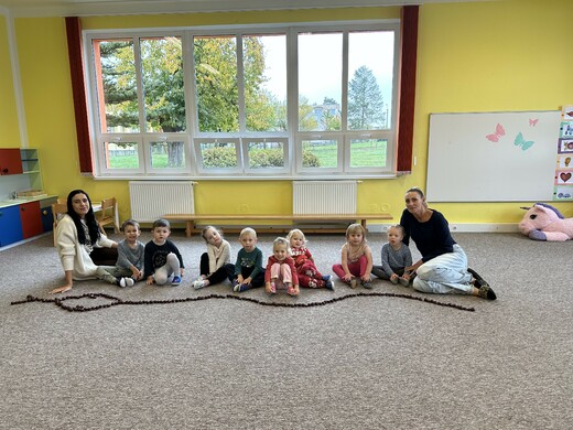 Stavění z kaštánků.jpg